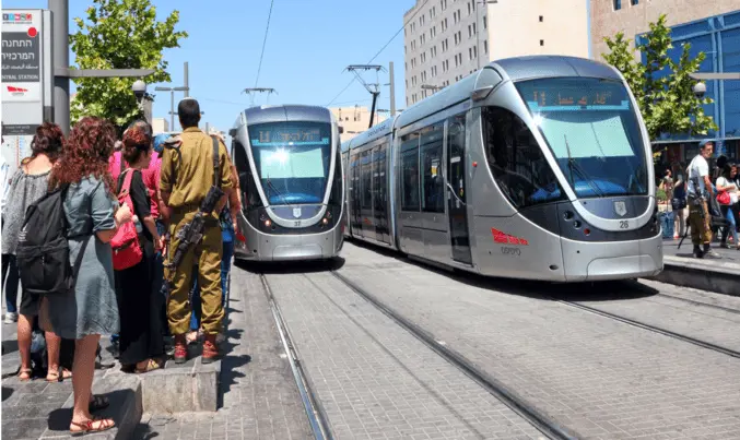 נסיעה בתחבורה ציבורית בצבא